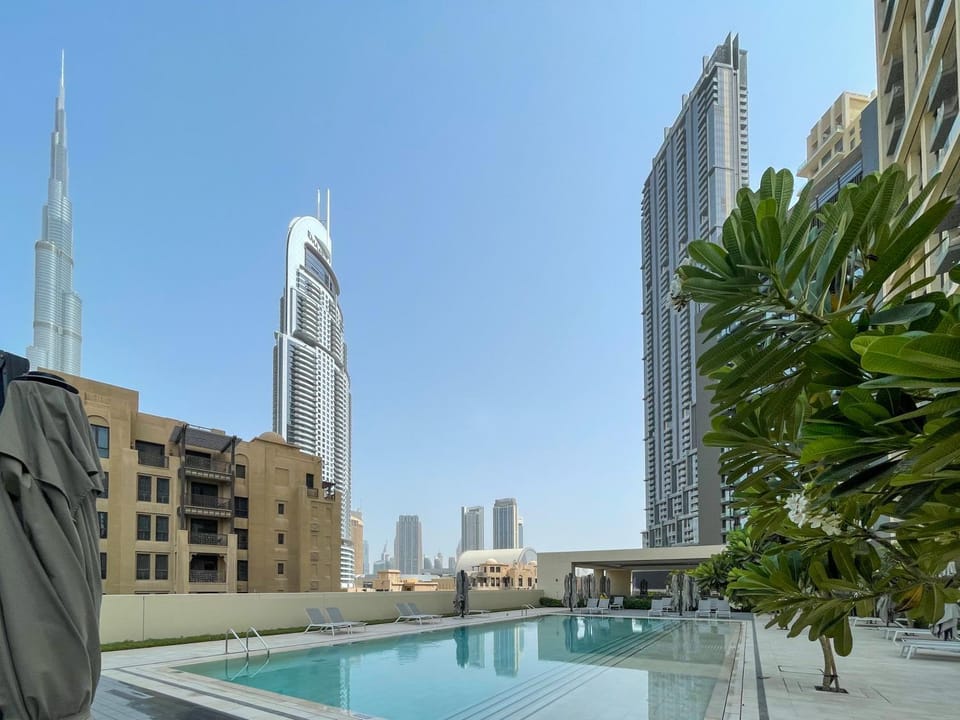 Property building, Nearby landmark, City view, Landmark view, Swimming pool, Swimming pool