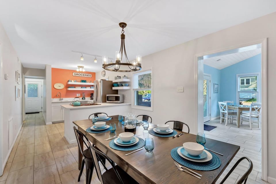 CM4005: 4005 Cameron Blvd. House in Isle of Palms