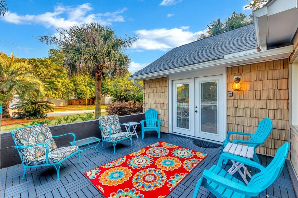 CM4005: 4005 Cameron Blvd. House in Isle of Palms