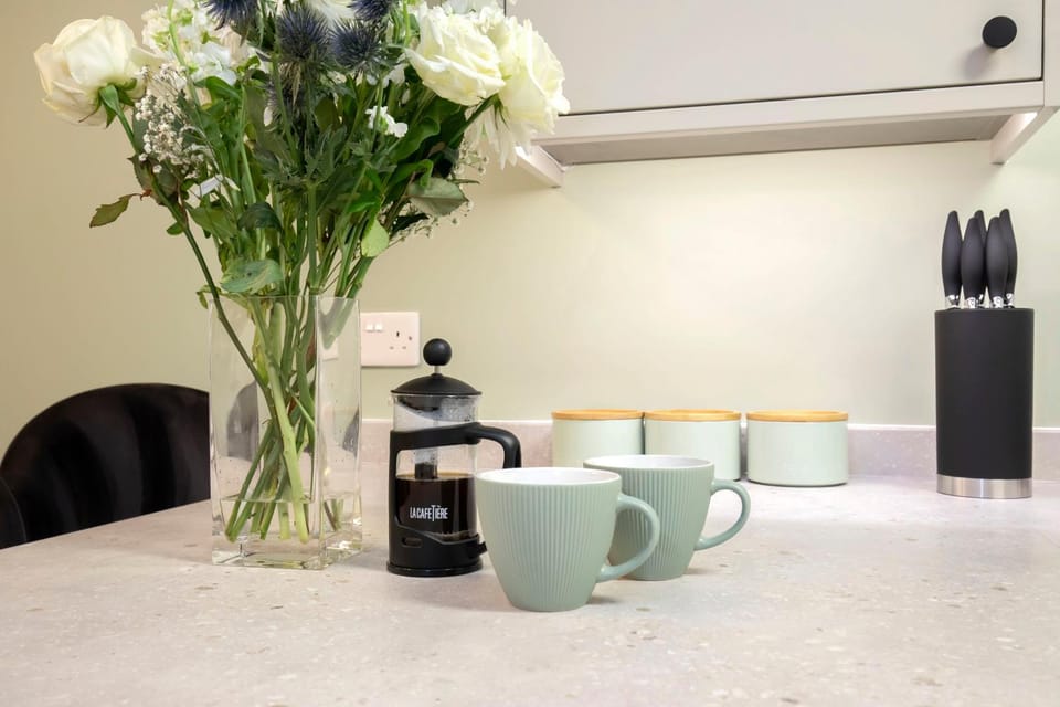 Coffee/tea facilities, Kitchen or kitchenette, Dining area