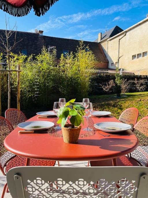 Patio, Garden, Dining area, Garden view