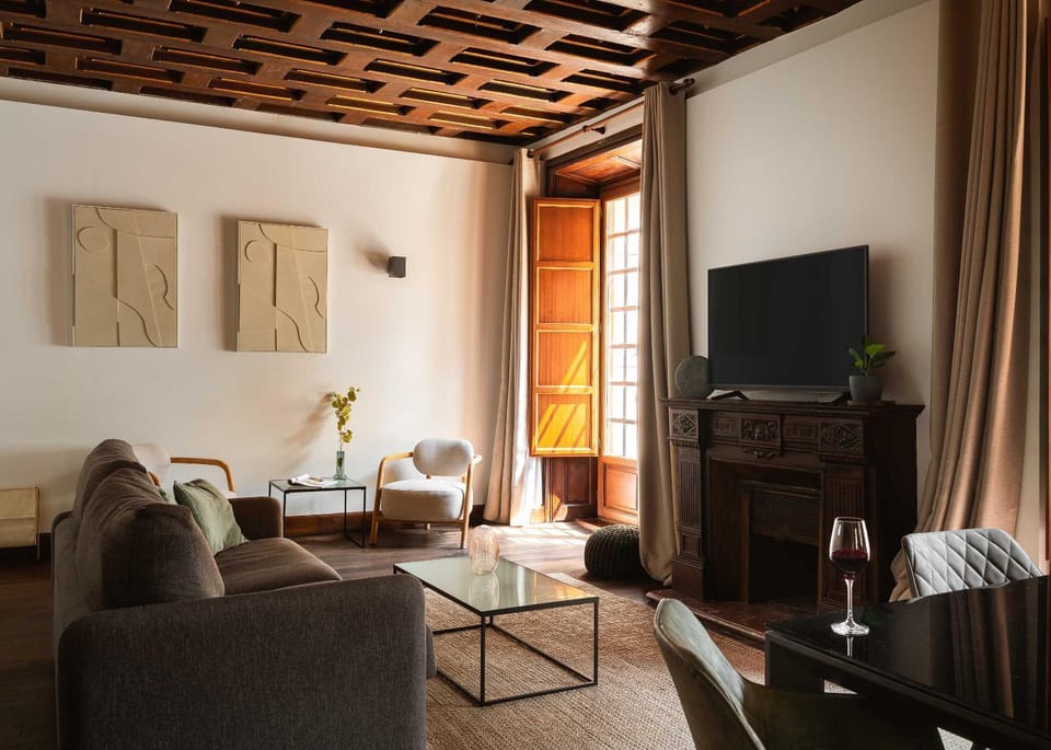 TV and multimedia, Living room, Seating area