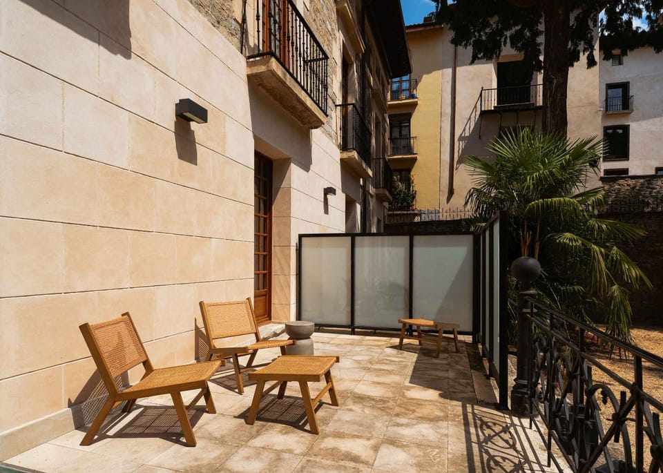 Patio, Day, Balcony/Terrace