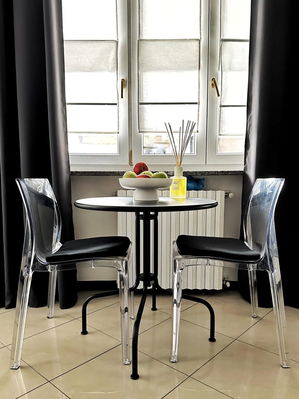 Seating area, Dining area