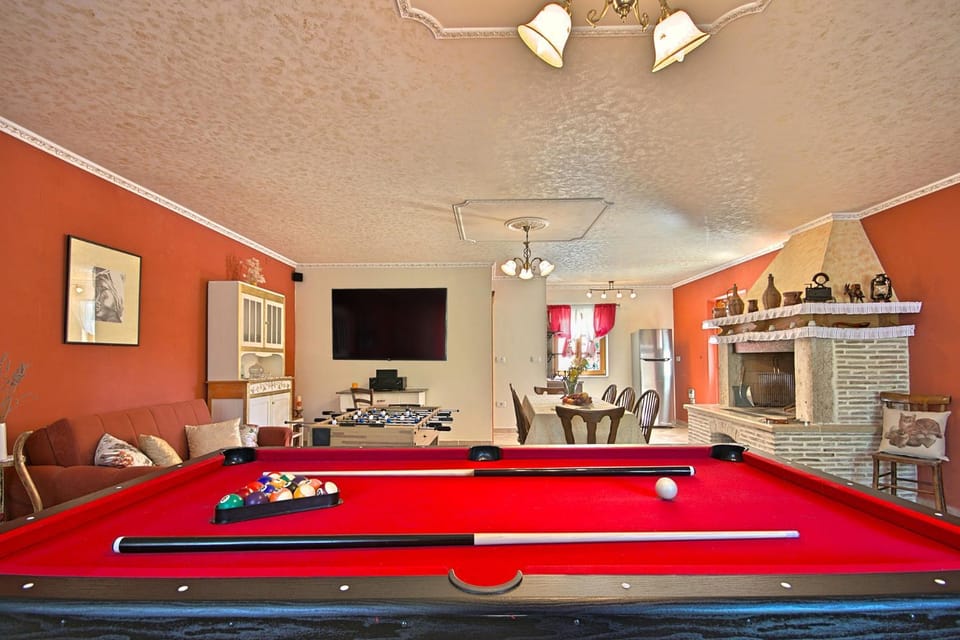 Communal lounge/ TV room, Billiard, TV and multimedia, Evening entertainment