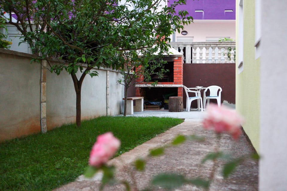 BBQ facilities, Garden