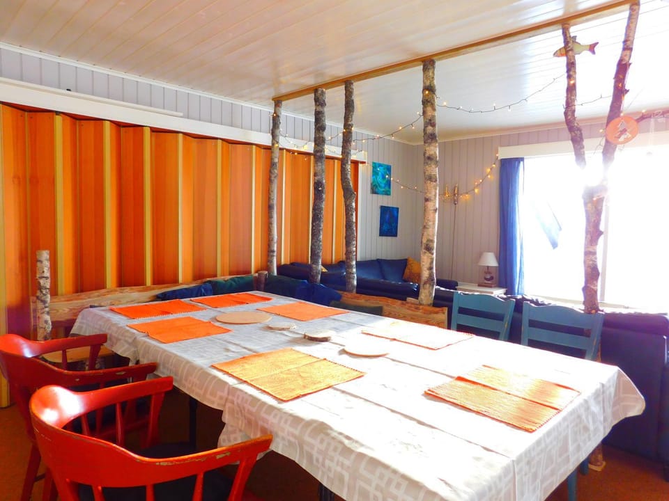 Communal lounge/ TV room, Living room, Dining area