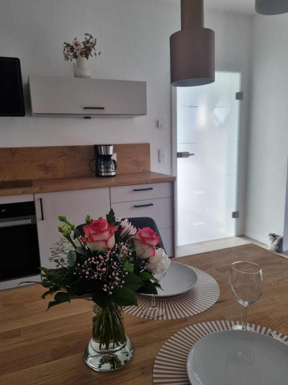 Kitchen or kitchenette, Dining area, pet friendly, stove