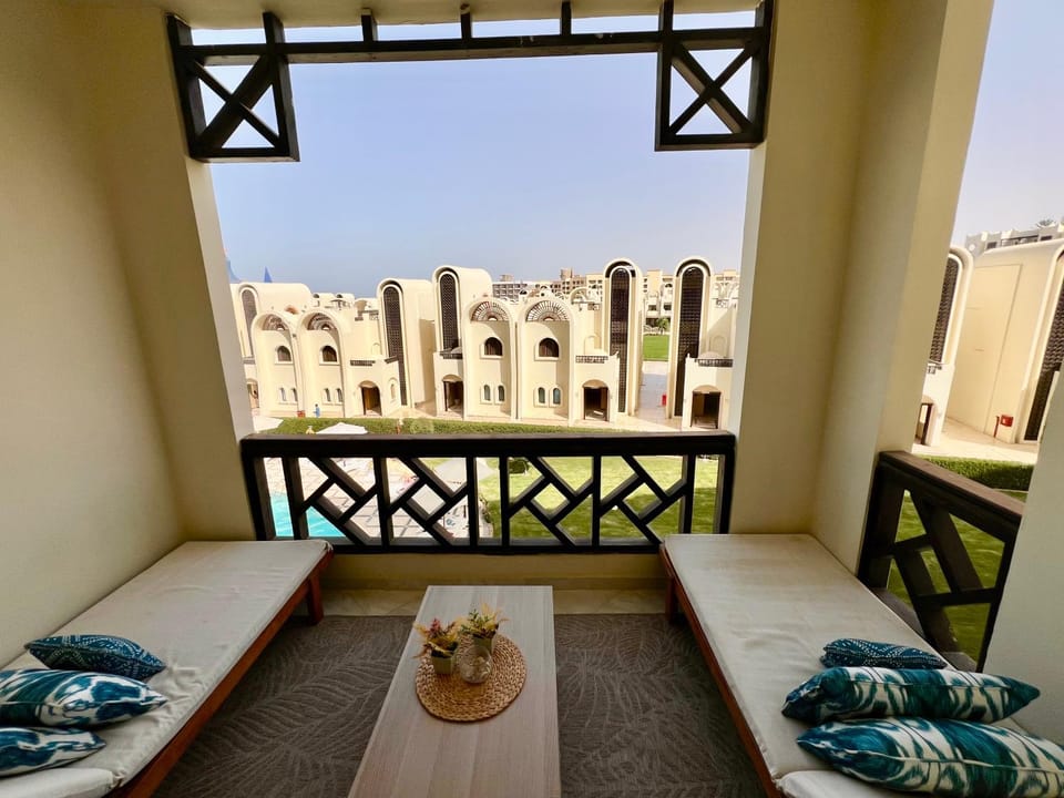 View (from property/room), Balcony/Terrace, Seating area
