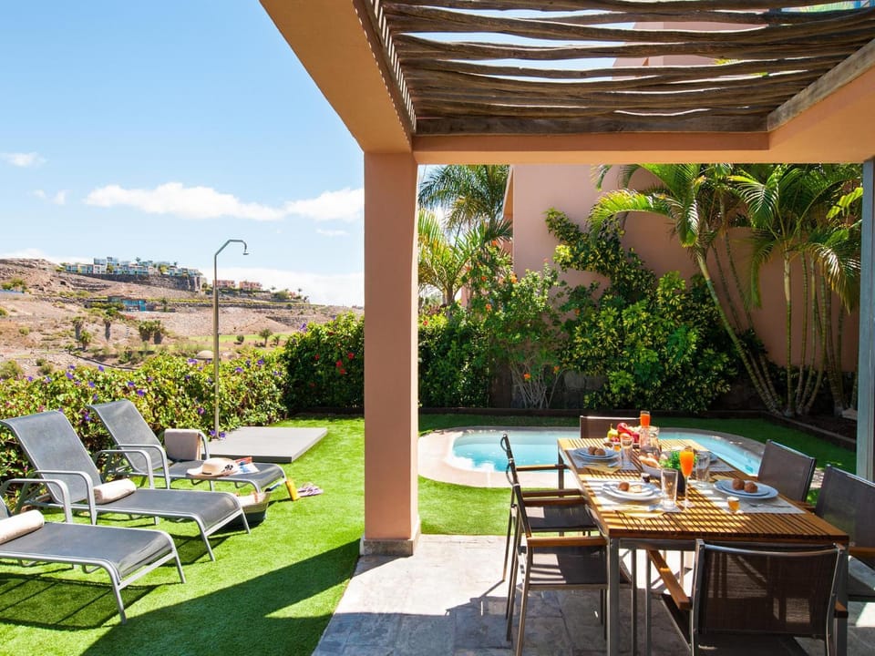 Garden, Balcony/Terrace, Living room, Dining area, sunbed