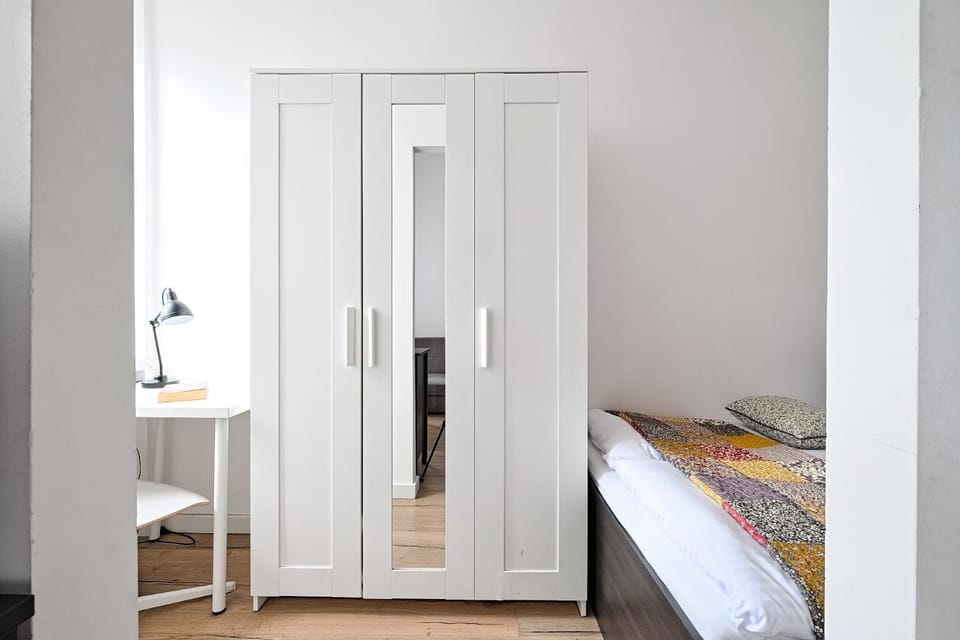 Bedroom, wardrobe