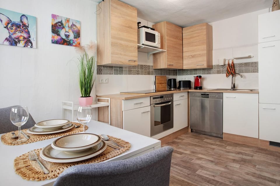 Property building, Kitchen or kitchenette, Living room