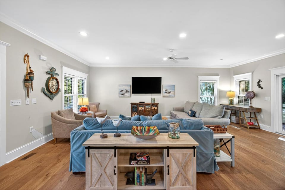 AV11-32: 11 32nd Avenue House in Isle of Palms