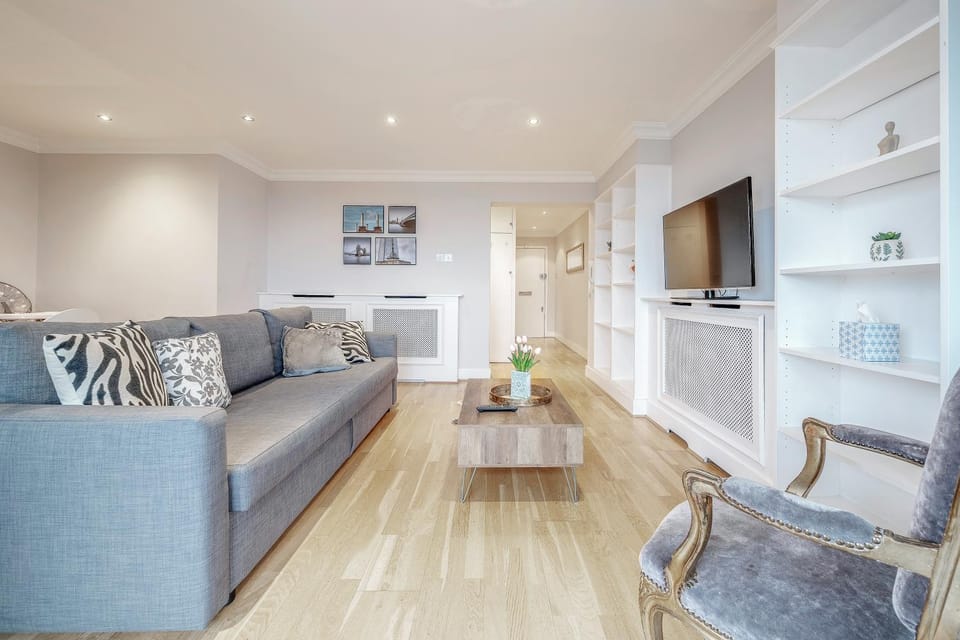 Stunning Flat on King's Road, Chelsea with Balcony Apartment in City of Westminster
