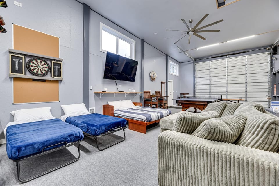 Westport Home w/ Hot Tub: 2 Blocks to Beach! House in Westport