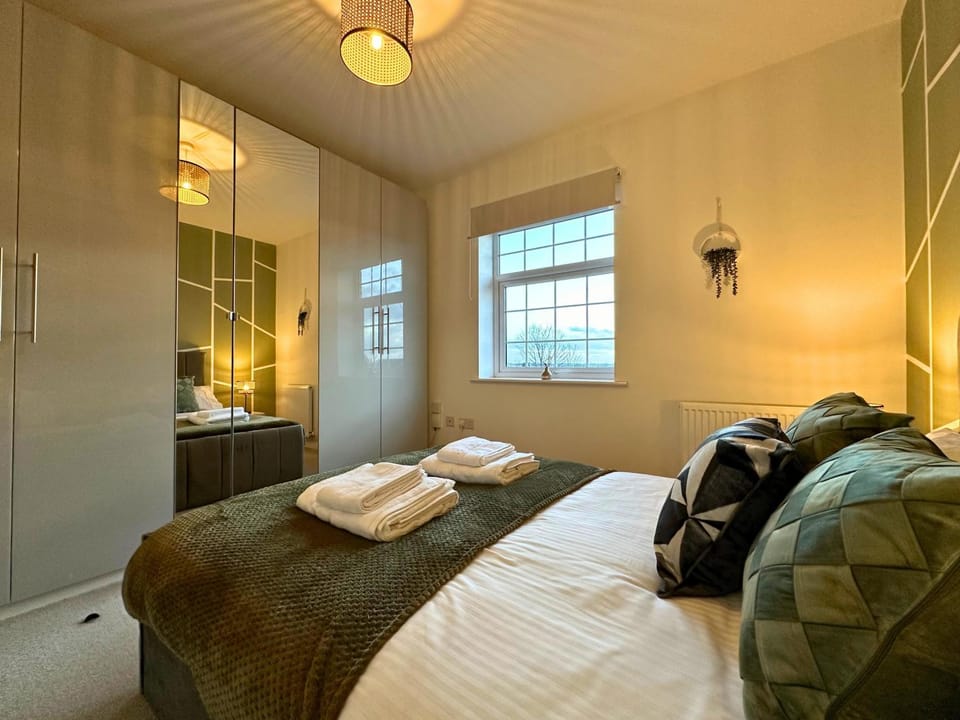 Bed, Bedroom, wardrobe