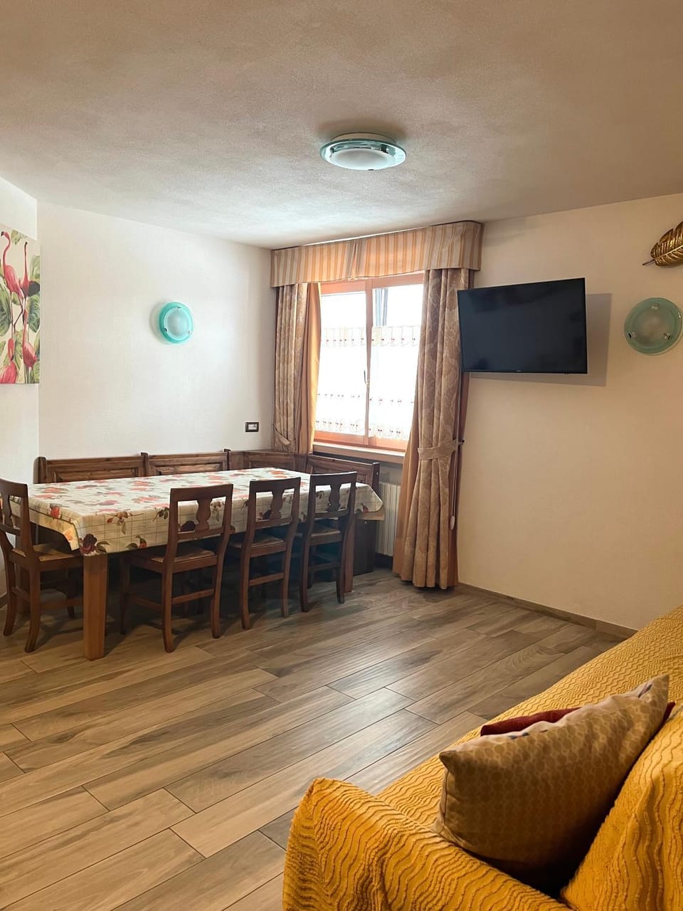 Communal lounge/ TV room, TV and multimedia, Living room, Seating area, Dining area, Evening entertainment