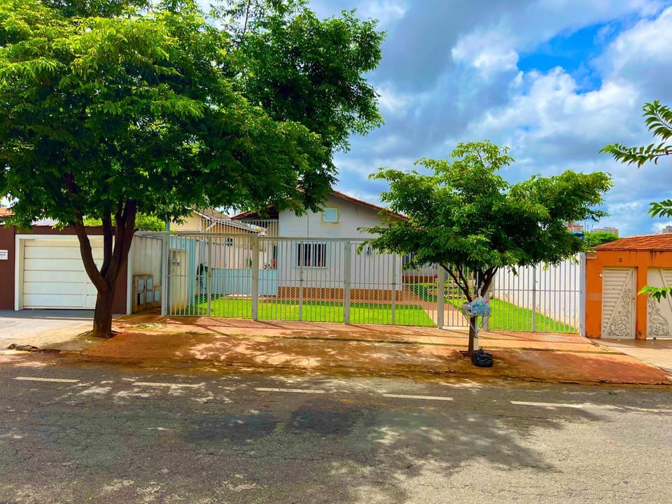 Property building, Day, Garden, Garden view, Street view
