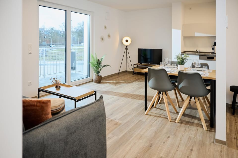 Communal lounge/ TV room, TV and multimedia, Balcony/Terrace, Kitchen or kitchenette, Living room, Photo of the whole room, Seating area, Dining area, Evening entertainment, kitchen