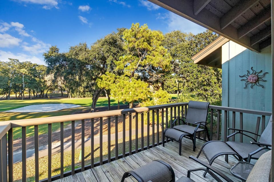 FWO1368: 1368 Fairway Oaks House in Kiawah Island