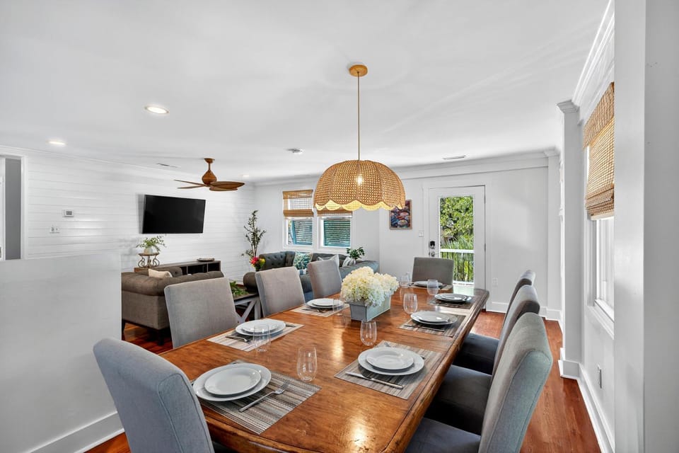 AV4-22: 4 22nd Avenue House in Isle of Palms