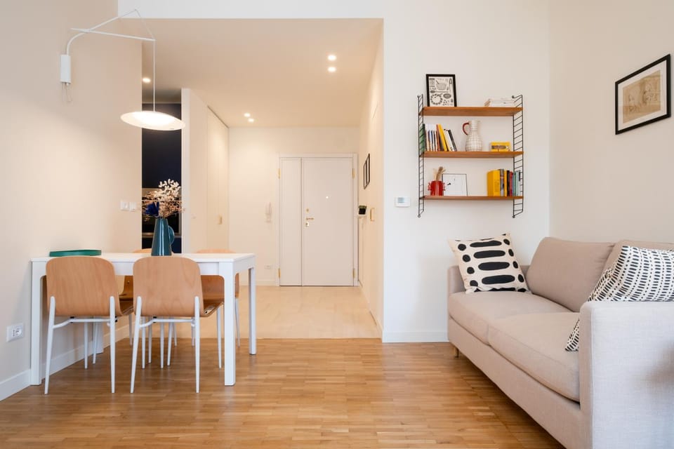 Kitchen or kitchenette, Living room, Seating area, Dining area