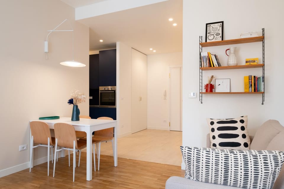 Kitchen or kitchenette, Living room, Seating area, Dining area