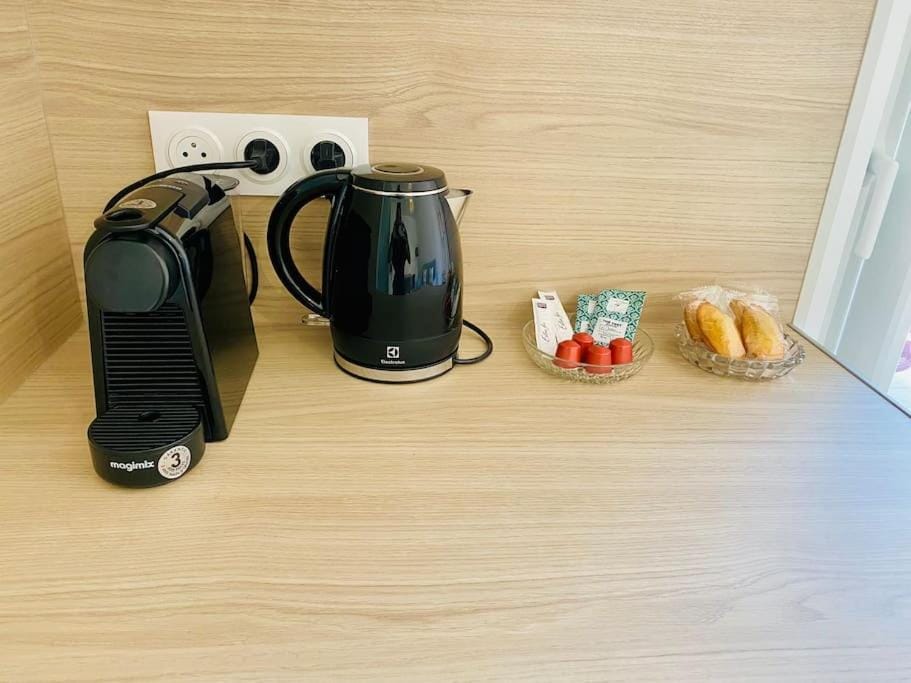 Coffee/tea facilities, Kitchen or kitchenette, Food and drinks