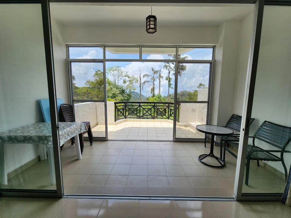 Balcony/Terrace, Mountain view