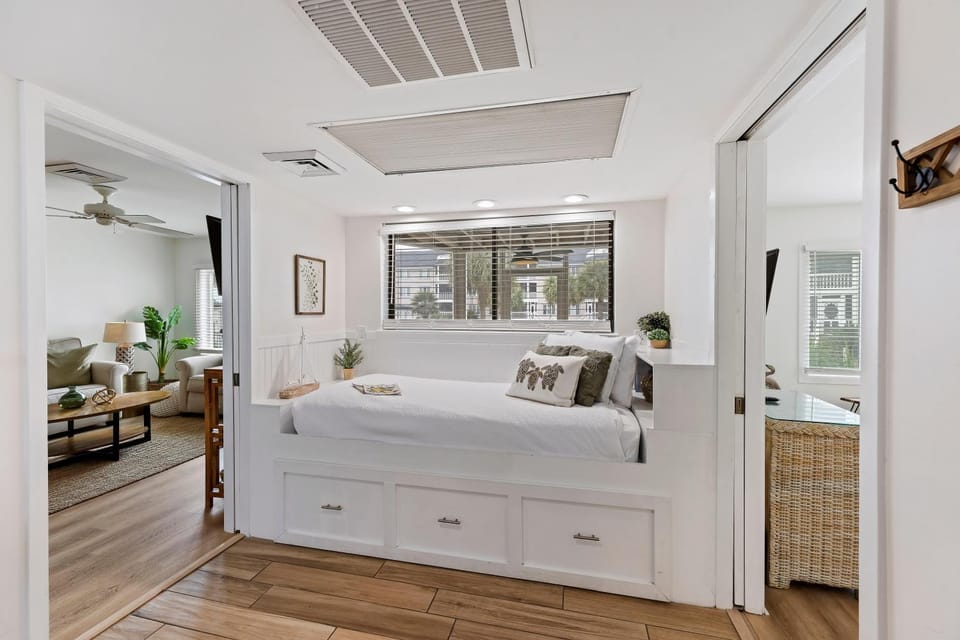 PC102A: 102A Port O'Call House in Wild Dunes