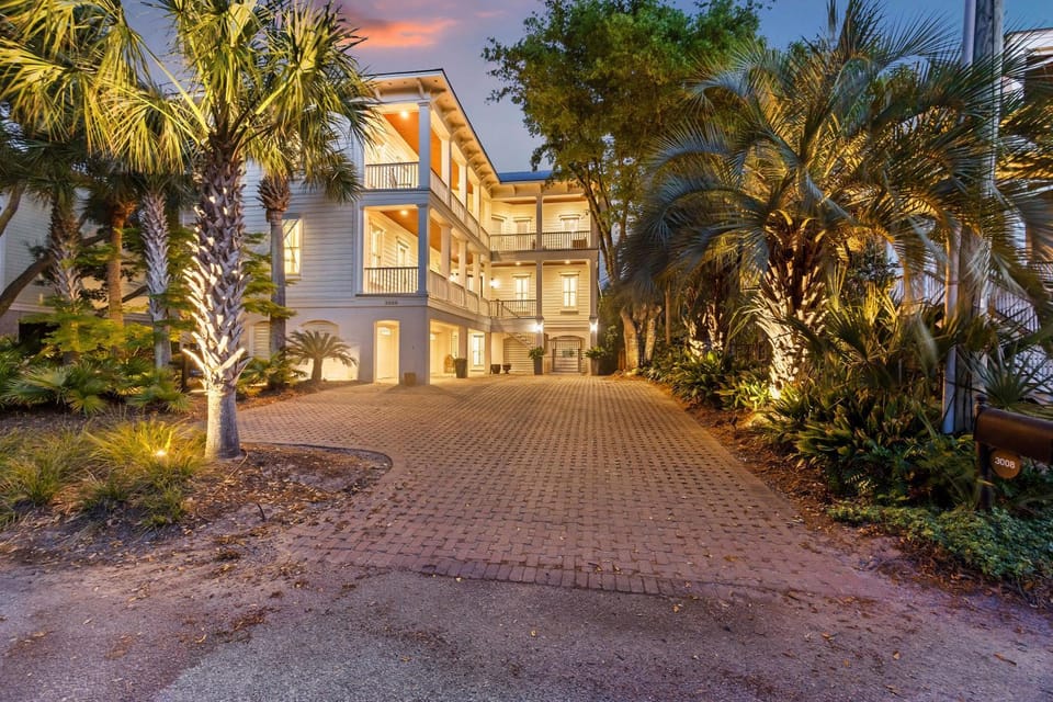 CM3008: 3008 Cameron Blvd. House in Isle of Palms
