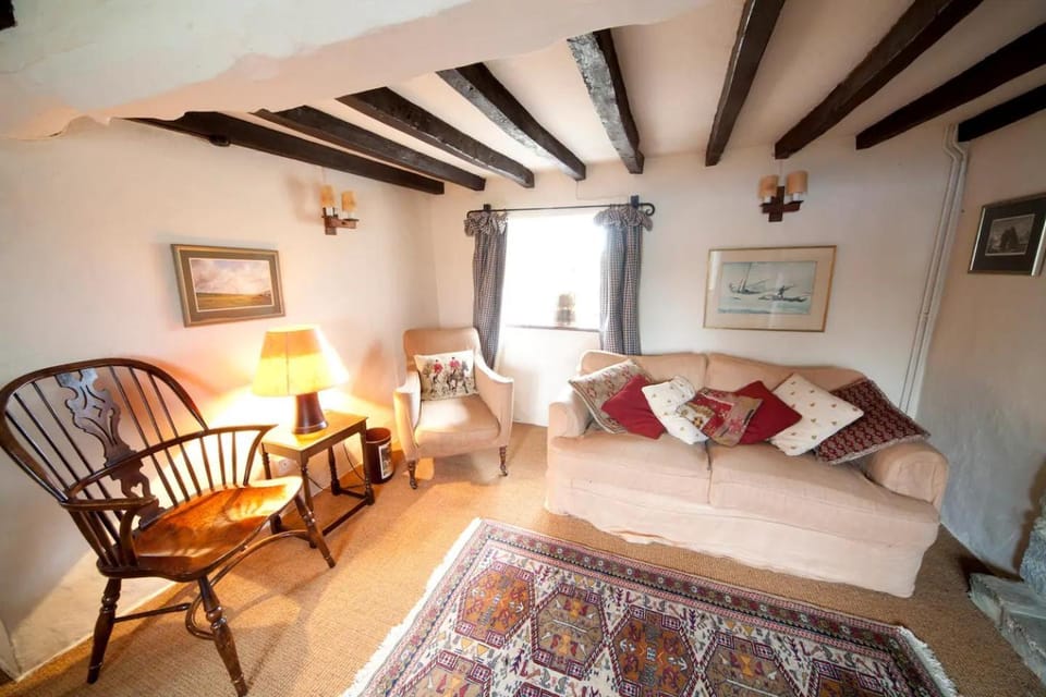 Living room, Photo of the whole room, Seating area