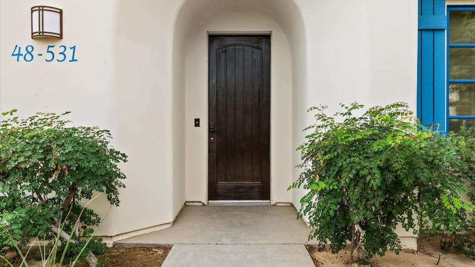 LV313 Legacy Villas Gem: 1-Story Mountain Views Apartment in Indian Wells