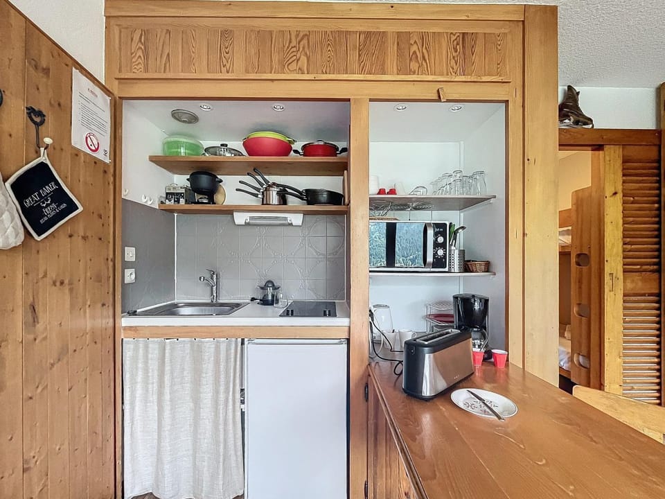 Apt fonctionnel proche pistes, commerces, avec balcon et WiFi à Méribel - FR-1-688-72 Apartment in Les Allues