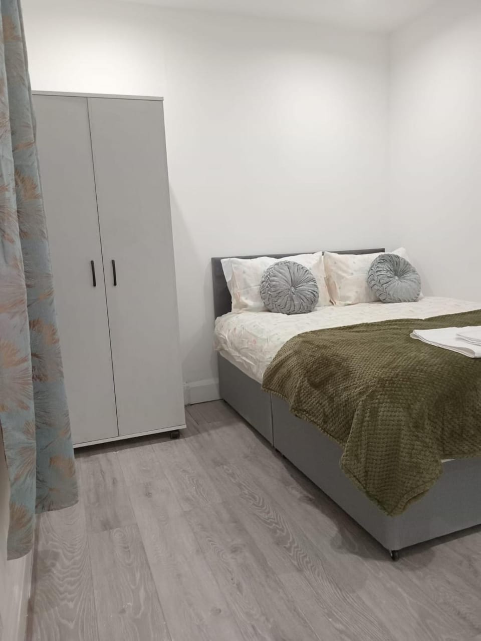 Good priced Accommodation in harrow Bed and Breakfast in Harrow
