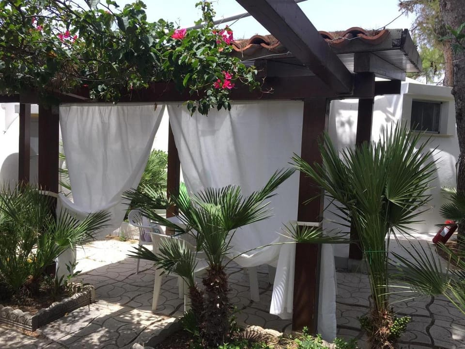 Patio, Facade/entrance