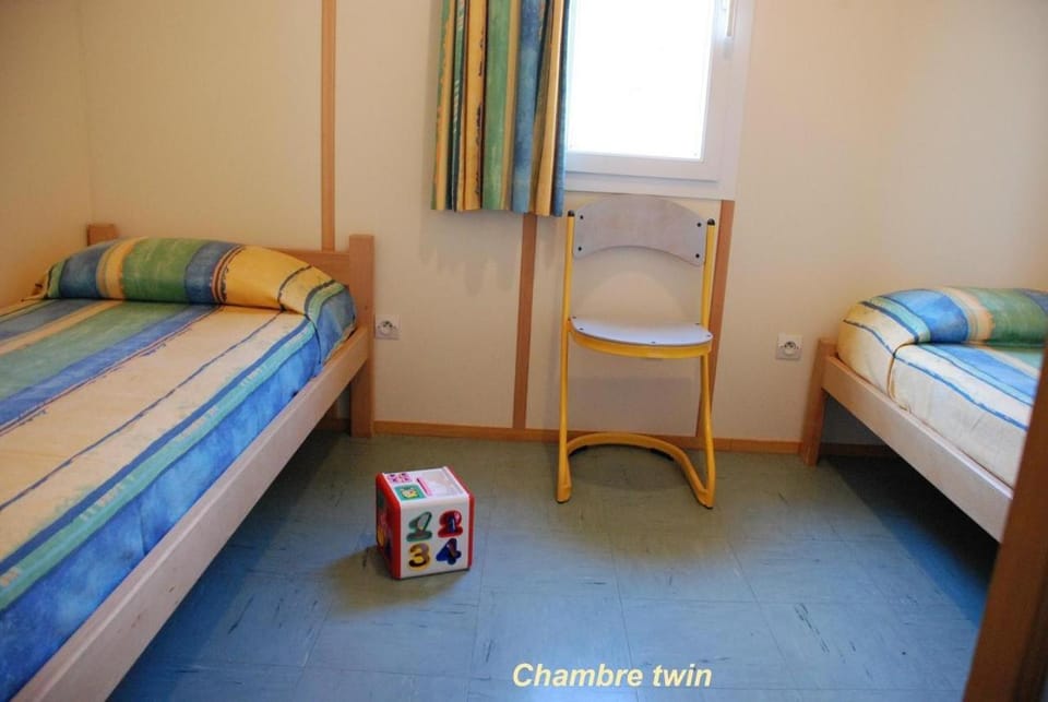 Property building, Living room, Bedroom