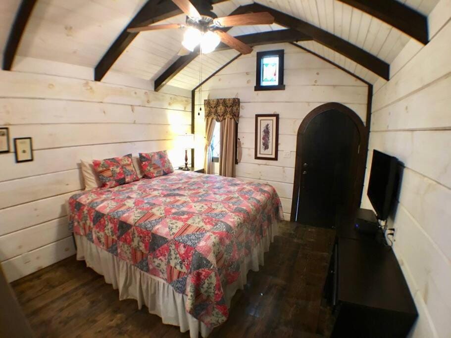 Tiny Home Cottage Near the Smokies #11 Mina House in Sevier County