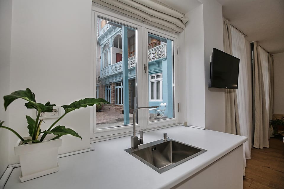 TV and multimedia, View (from property/room), Kitchen or kitchenette