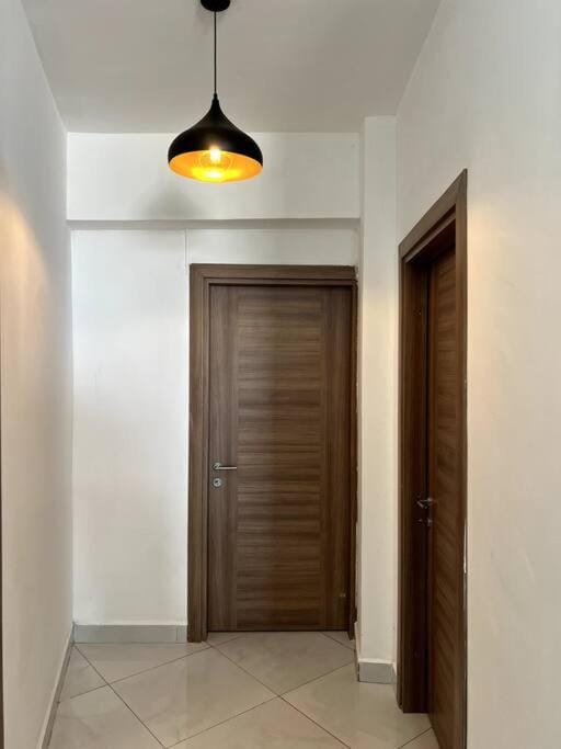 Angani Apartment, AC Installed, Ocean View & Rooftop Pool Apartment in Mombasa
