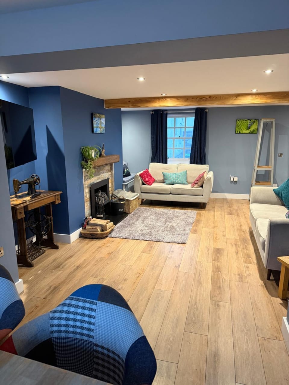 TV and multimedia, Living room, Seating area