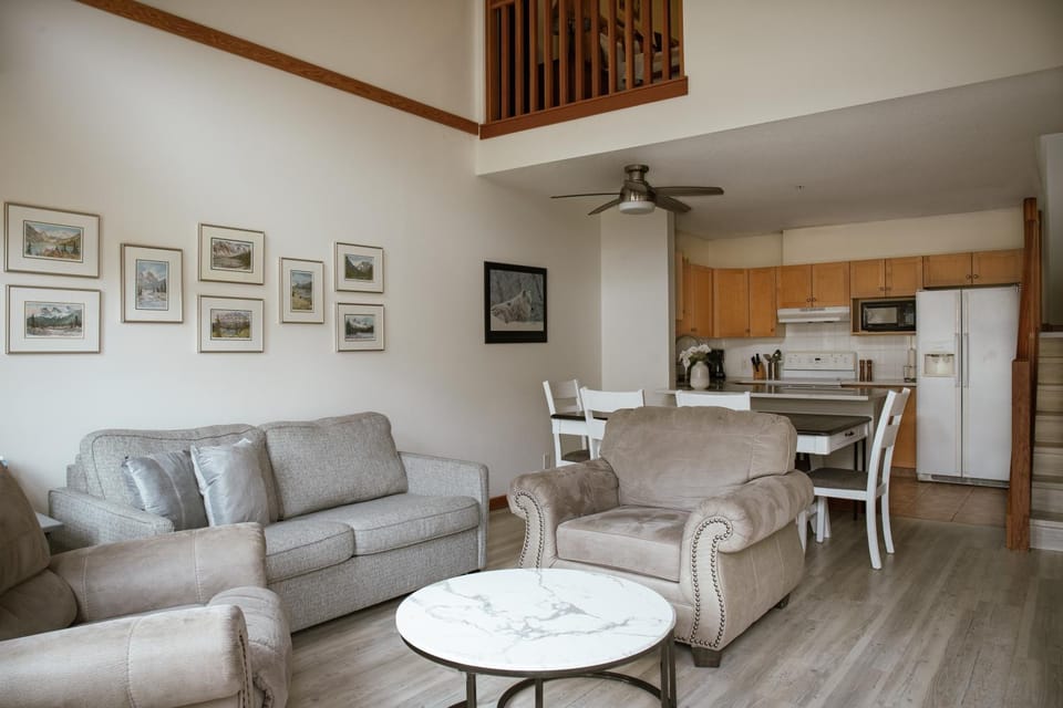 Wolf Mountain Escape Apartment in Canmore