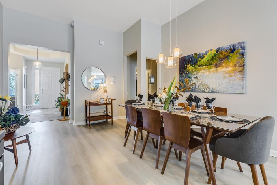 Seating area, Dining area