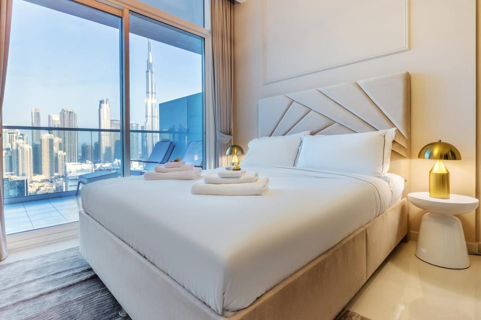 Bed, View (from property/room), Bedroom, City view