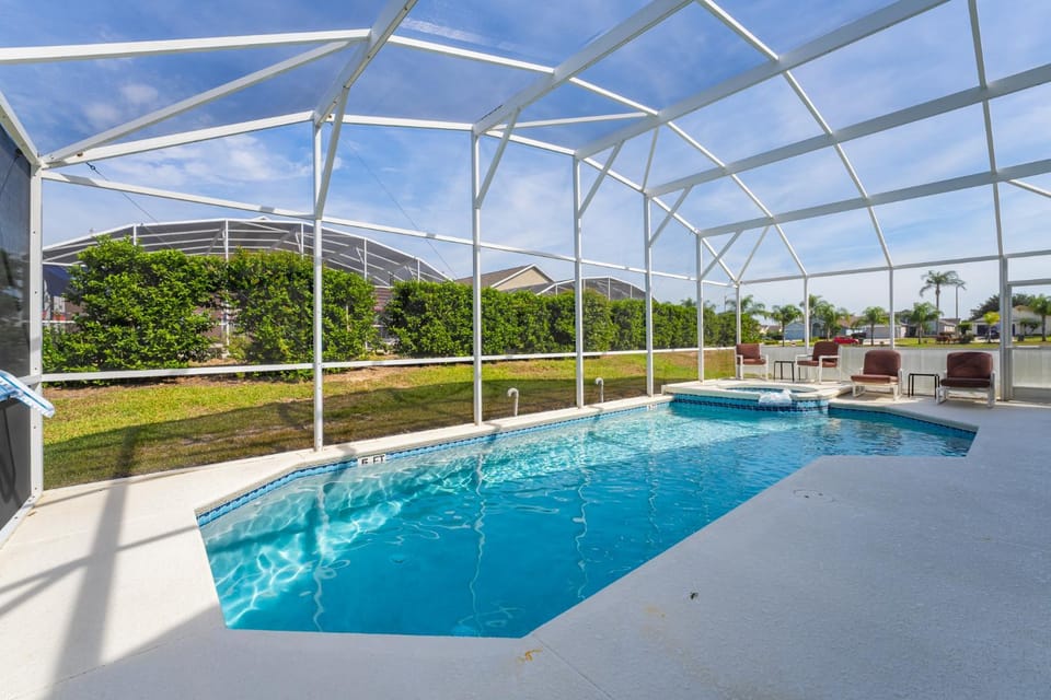 Close to Disney, pool spa, games room, budget friendly, Posner Park House in Osceola County