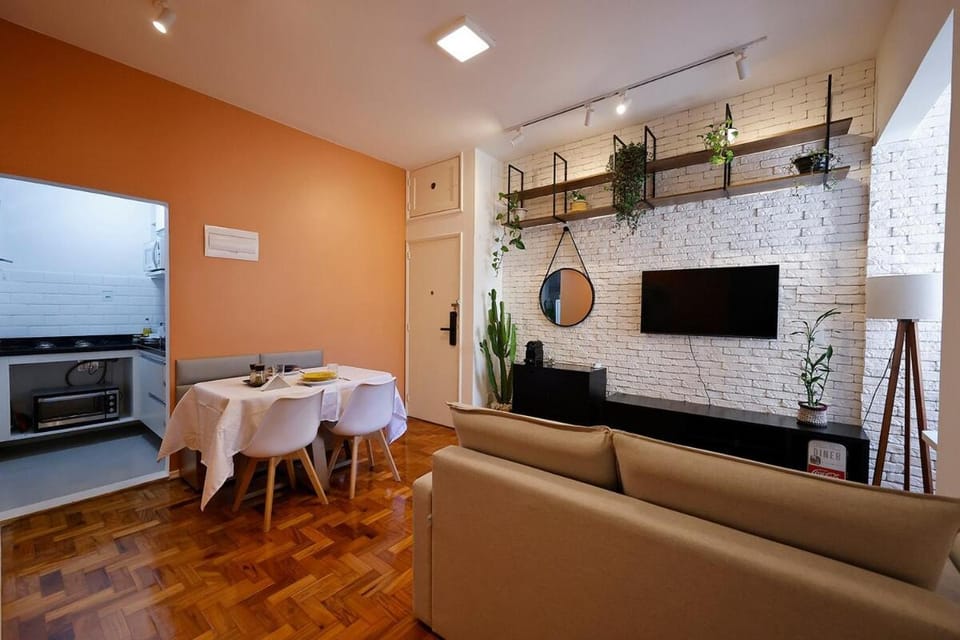 Stylish apartment one block from Copacabana beach Apartment in Rio de Janeiro