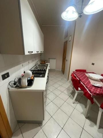 Kitchen or kitchenette, Dining area, stove
