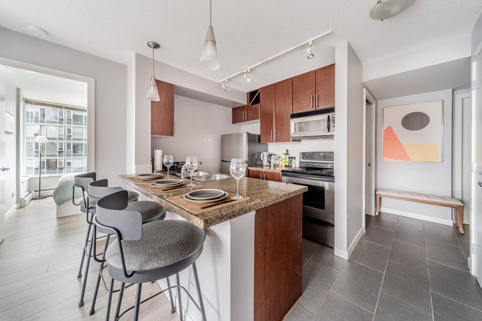 Kitchen or kitchenette, Dining area, dishwasher, minibar, pet friendly, stove