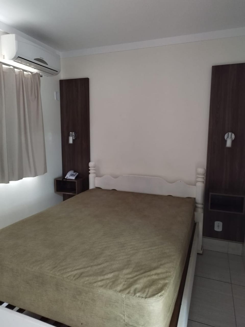 Nobrezafiori LACQUA Roupas de cama e banho e taxa de do hotel nao incluso no valor da diaria valor a pagar na recepcao OBS MENOR DE 18 anos desacompanhado dos pais tem que ter autorizacao com RECONHECIMENTO de firma no cartório Apartment in State of Goiás