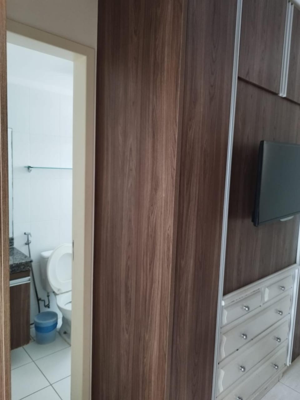 Nobrezafiori LACQUA Roupas de cama e banho e taxa de do hotel nao incluso no valor da diaria valor a pagar na recepcao OBS MENOR DE 18 anos desacompanhado dos pais tem que ter autorizacao com RECONHECIMENTO de firma no cartório Apartment in State of Goiás